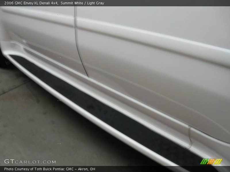 Summit White / Light Gray 2006 GMC Envoy XL Denali 4x4