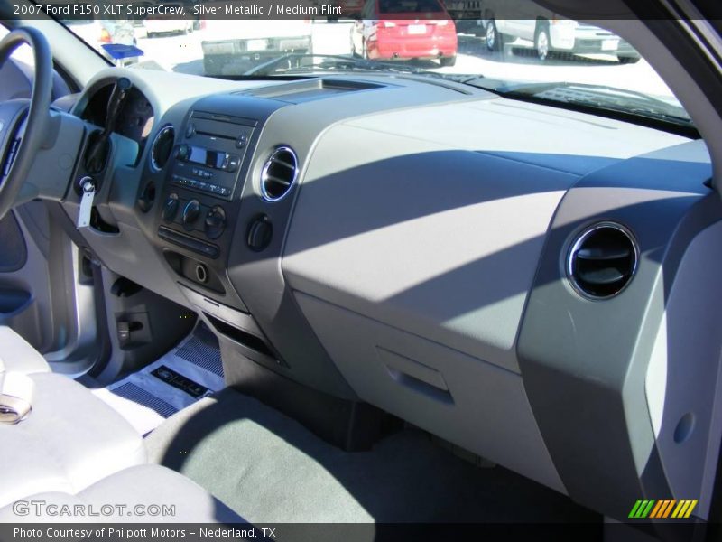 Silver Metallic / Medium Flint 2007 Ford F150 XLT SuperCrew