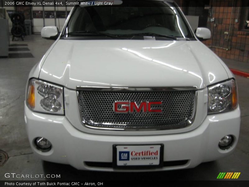 Summit White / Light Gray 2006 GMC Envoy XL Denali 4x4
