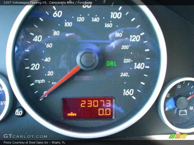 Campanella White / Pure Beige 2007 Volkswagen Touareg V6