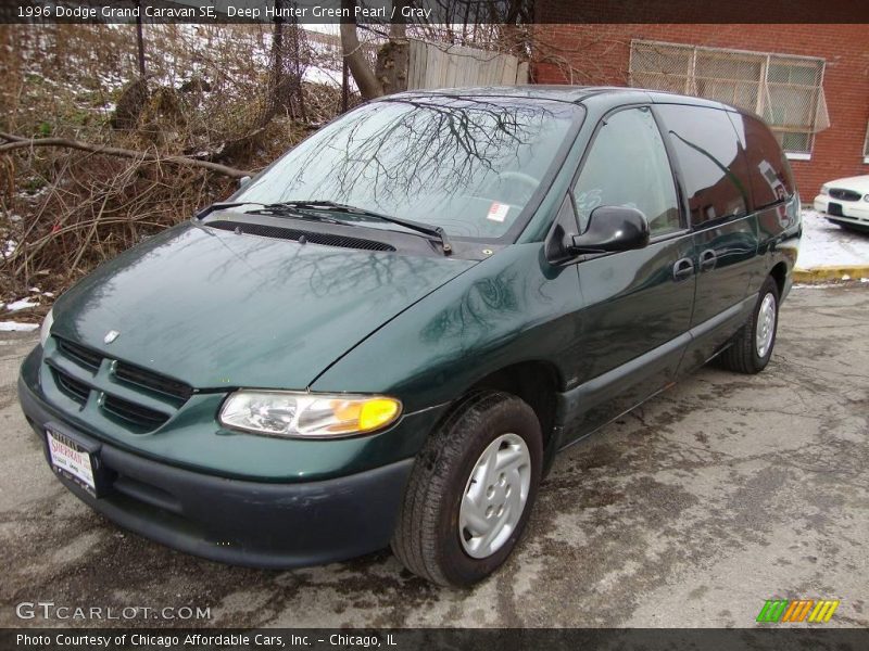 Deep Hunter Green Pearl / Gray 1996 Dodge Grand Caravan SE