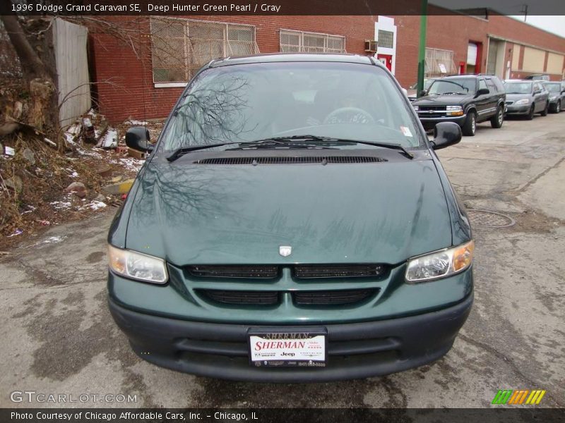 Deep Hunter Green Pearl / Gray 1996 Dodge Grand Caravan SE