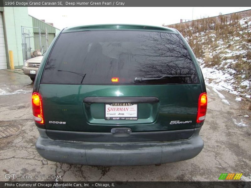 Deep Hunter Green Pearl / Gray 1996 Dodge Grand Caravan SE