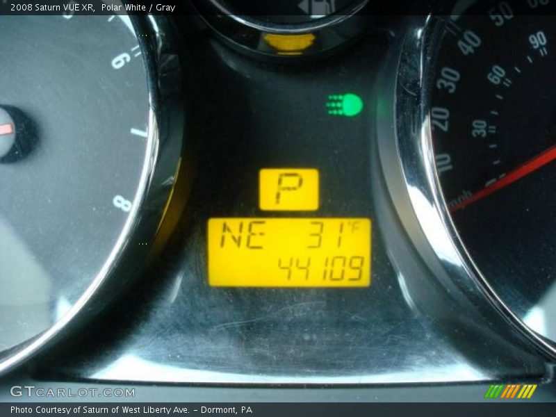 Polar White / Gray 2008 Saturn VUE XR
