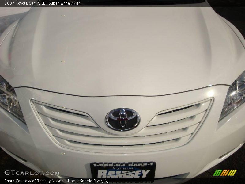 Super White / Ash 2007 Toyota Camry LE