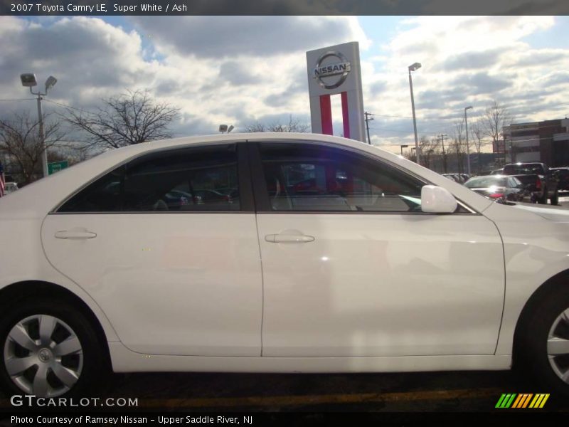 Super White / Ash 2007 Toyota Camry LE