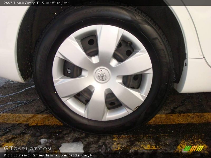 Super White / Ash 2007 Toyota Camry LE