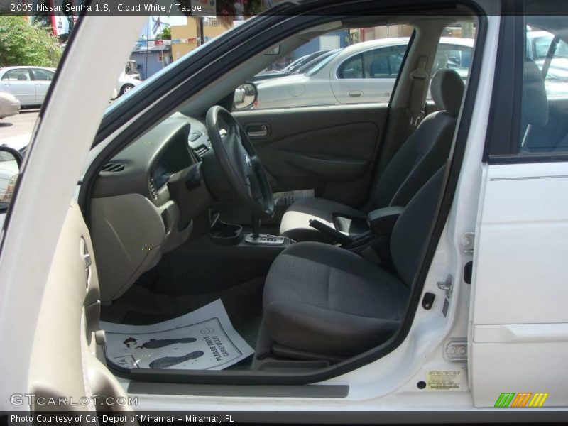 Cloud White / Taupe 2005 Nissan Sentra 1.8