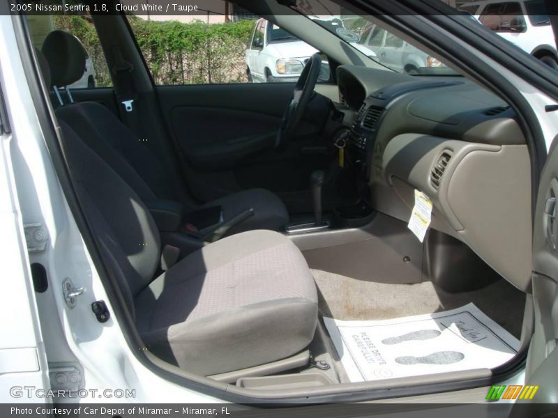 Cloud White / Taupe 2005 Nissan Sentra 1.8