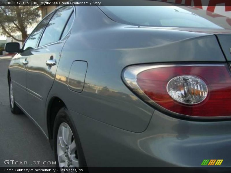 Mystic Sea Green Opalescent / Ivory 2002 Lexus ES 300
