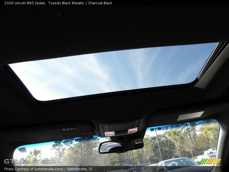 Tuxedo Black Metallic / Charcoal Black 2009 Lincoln MKS Sedan