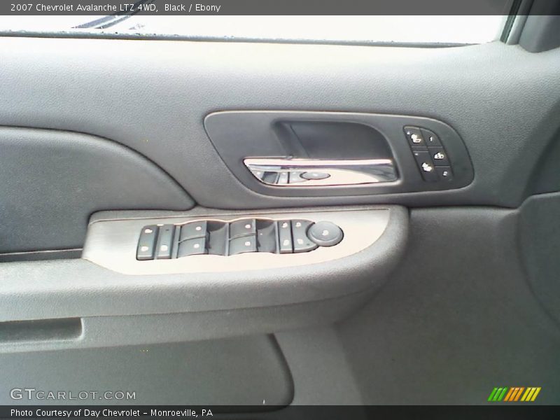 Black / Ebony 2007 Chevrolet Avalanche LTZ 4WD