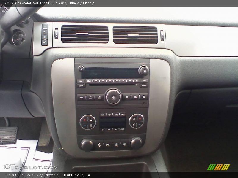 Black / Ebony 2007 Chevrolet Avalanche LTZ 4WD
