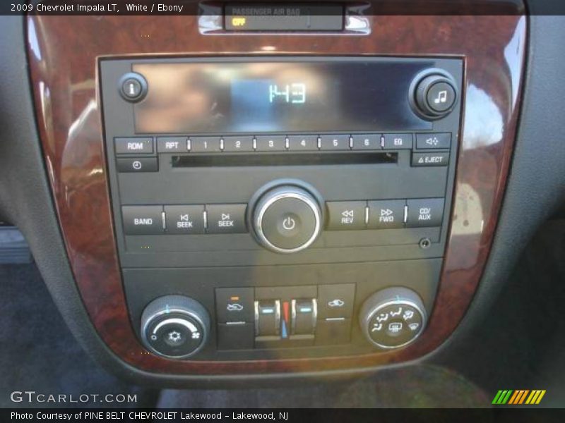 White / Ebony 2009 Chevrolet Impala LT