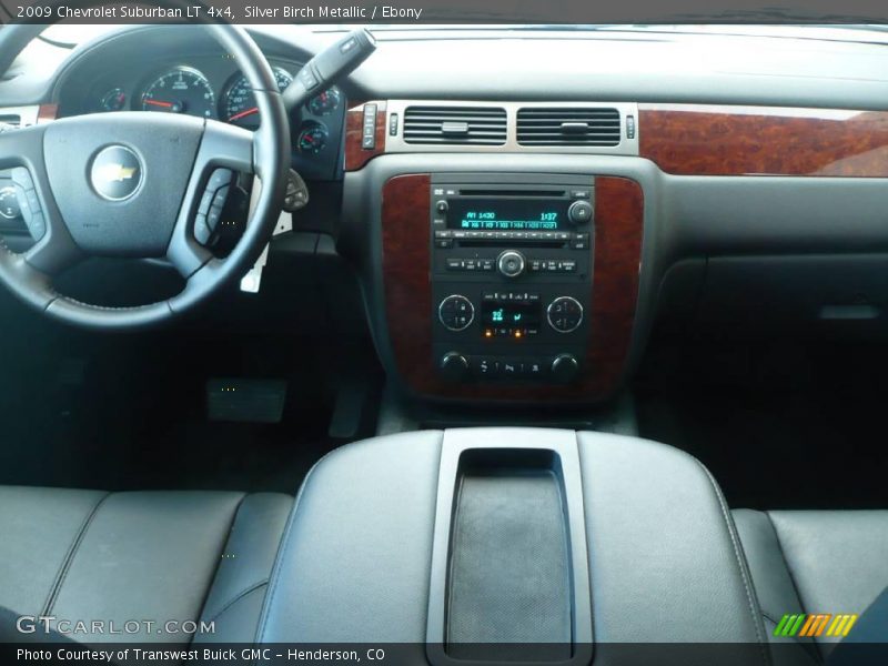 Silver Birch Metallic / Ebony 2009 Chevrolet Suburban LT 4x4