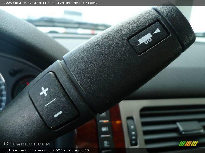 Silver Birch Metallic / Ebony 2009 Chevrolet Suburban LT 4x4