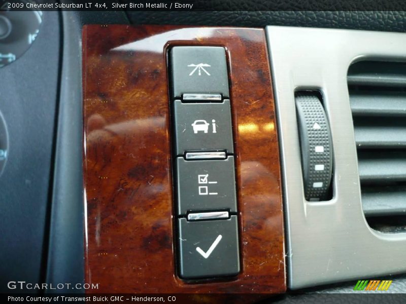 Silver Birch Metallic / Ebony 2009 Chevrolet Suburban LT 4x4