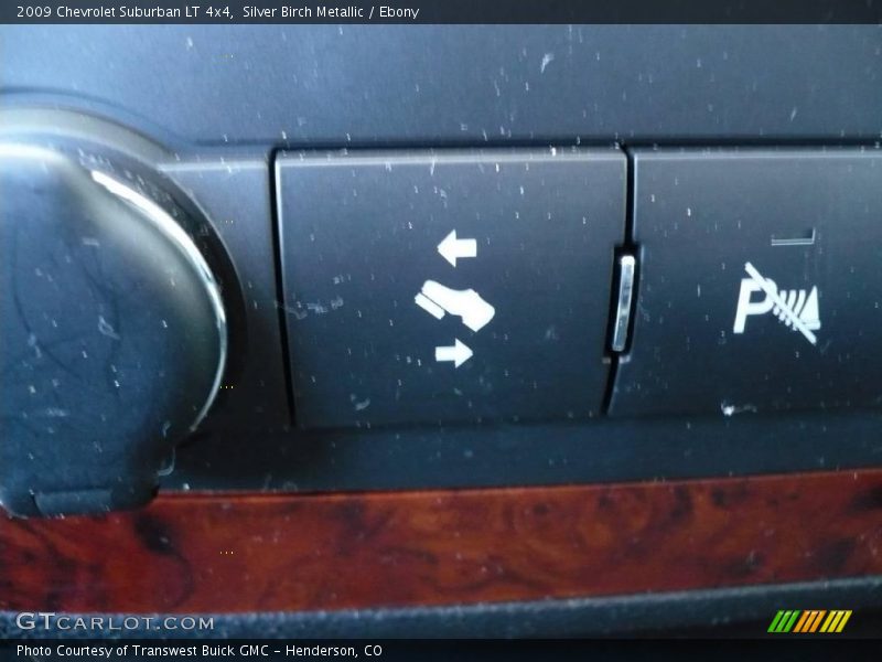 Silver Birch Metallic / Ebony 2009 Chevrolet Suburban LT 4x4