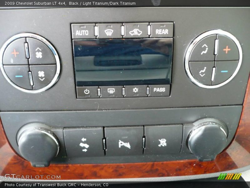 Black / Light Titanium/Dark Titanium 2009 Chevrolet Suburban LT 4x4