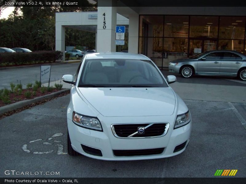 Ice White / Quartz 2009 Volvo V50 2.4i