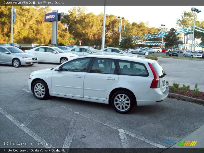 Ice White / Quartz 2009 Volvo V50 2.4i