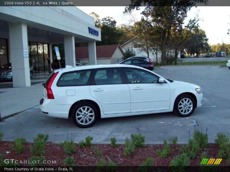 Ice White / Quartz 2009 Volvo V50 2.4i