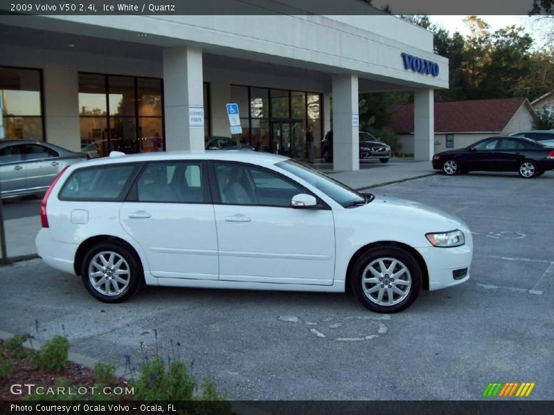 Ice White / Quartz 2009 Volvo V50 2.4i