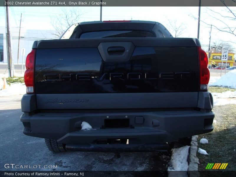Onyx Black / Graphite 2002 Chevrolet Avalanche Z71 4x4
