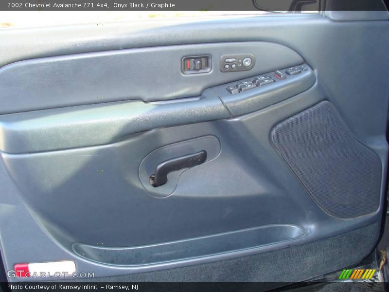 Onyx Black / Graphite 2002 Chevrolet Avalanche Z71 4x4