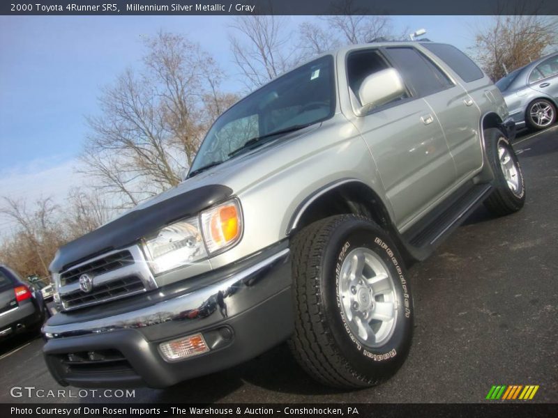 Millennium Silver Metallic / Gray 2000 Toyota 4Runner SR5