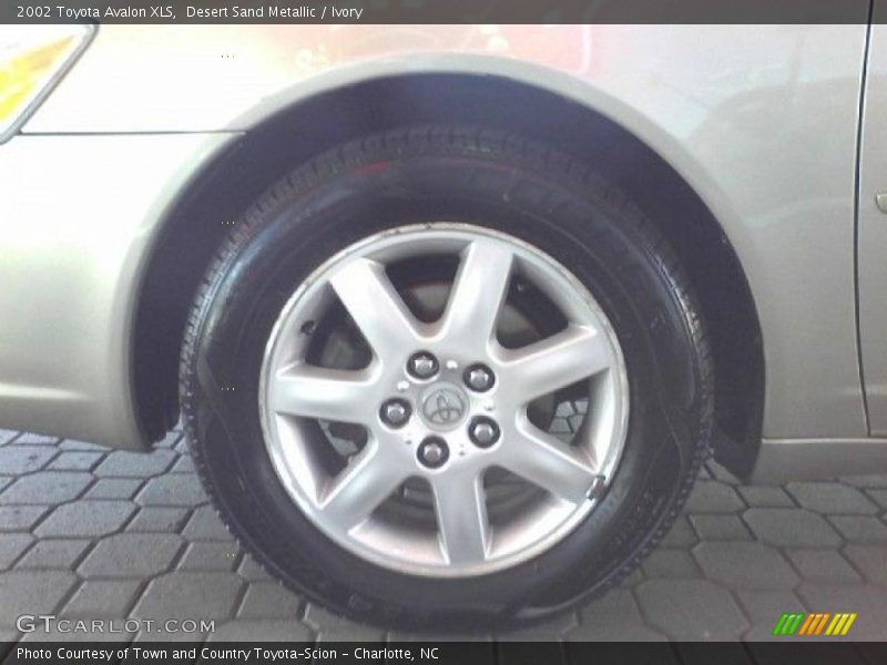 Desert Sand Metallic / Ivory 2002 Toyota Avalon XLS