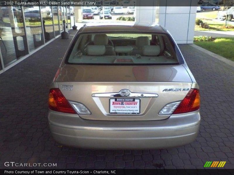 Desert Sand Metallic / Ivory 2002 Toyota Avalon XLS