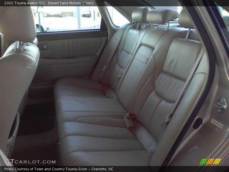 Desert Sand Metallic / Ivory 2002 Toyota Avalon XLS