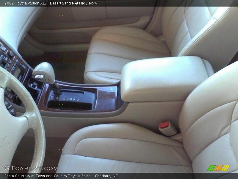 Desert Sand Metallic / Ivory 2002 Toyota Avalon XLS