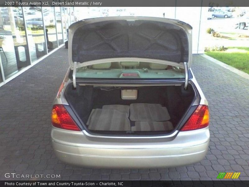 Desert Sand Metallic / Ivory 2002 Toyota Avalon XLS