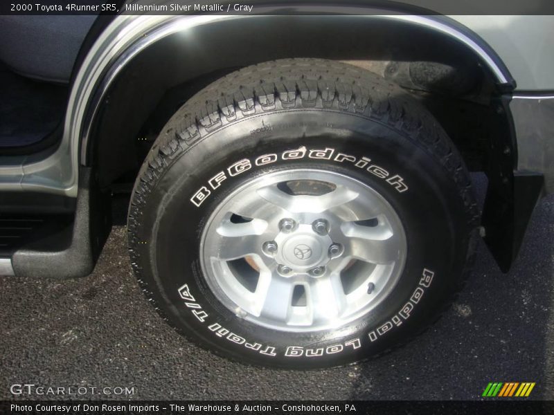 Millennium Silver Metallic / Gray 2000 Toyota 4Runner SR5