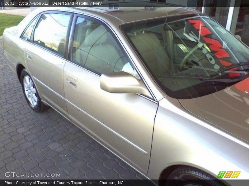 Desert Sand Metallic / Ivory 2002 Toyota Avalon XLS