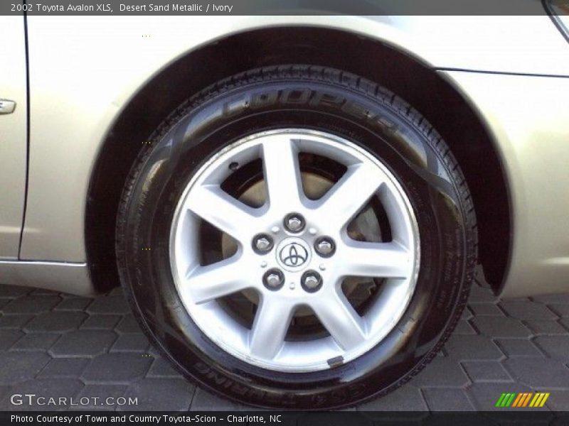 Desert Sand Metallic / Ivory 2002 Toyota Avalon XLS