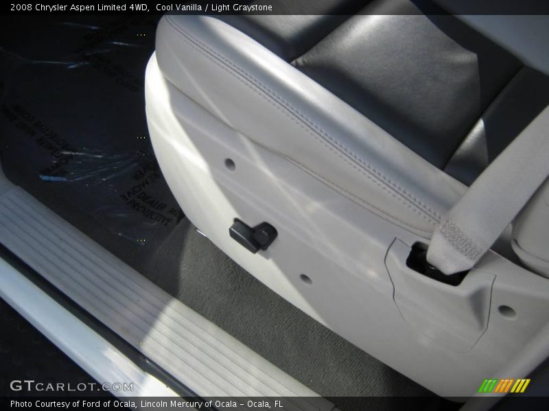 Cool Vanilla / Light Graystone 2008 Chrysler Aspen Limited 4WD