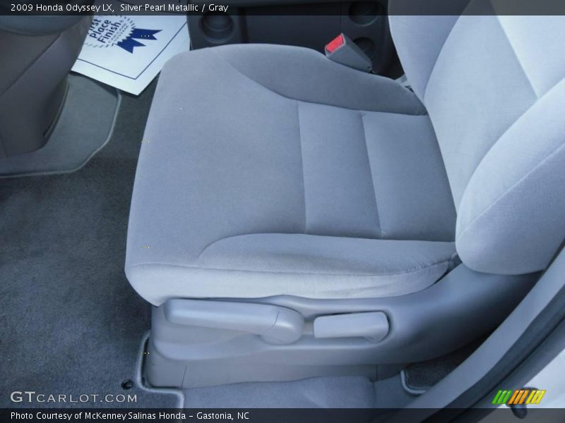 Silver Pearl Metallic / Gray 2009 Honda Odyssey LX