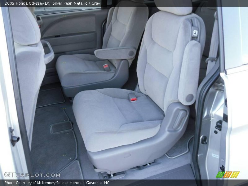 Silver Pearl Metallic / Gray 2009 Honda Odyssey LX