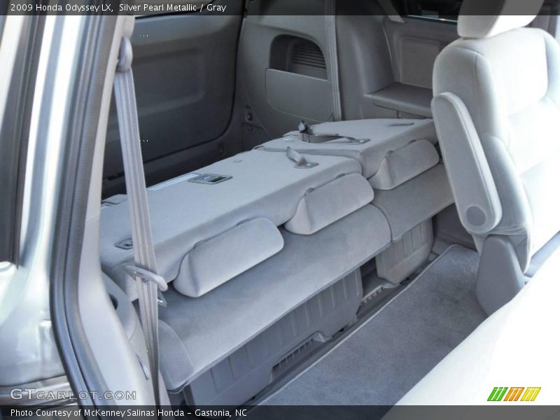 Silver Pearl Metallic / Gray 2009 Honda Odyssey LX