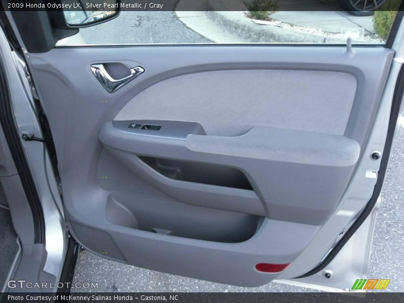 Silver Pearl Metallic / Gray 2009 Honda Odyssey LX