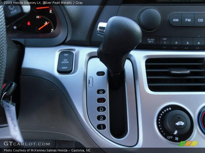 Silver Pearl Metallic / Gray 2009 Honda Odyssey LX