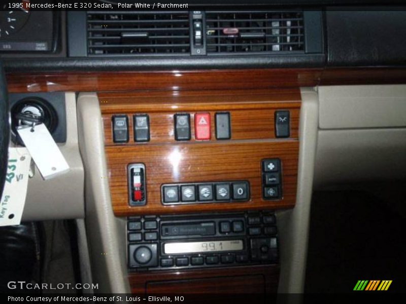 Polar White / Parchment 1995 Mercedes-Benz E 320 Sedan