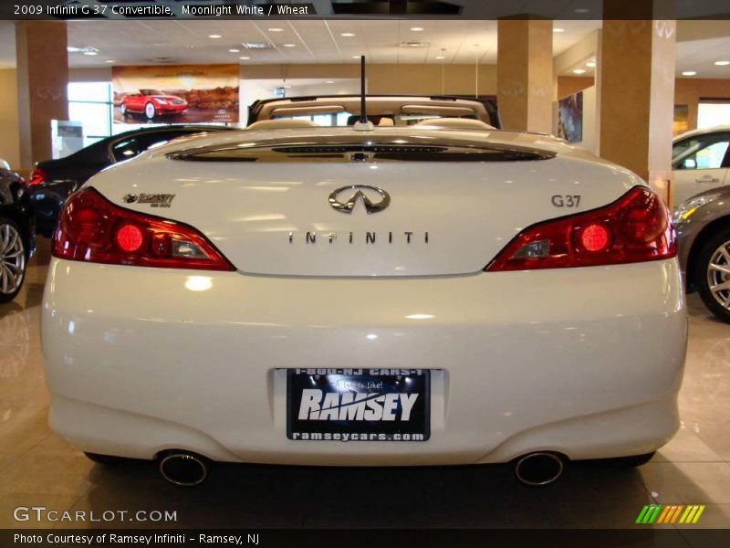 Moonlight White / Wheat 2009 Infiniti G 37 Convertible