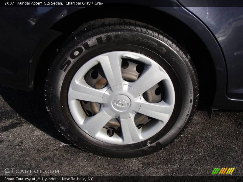 Charcoal Gray / Gray 2007 Hyundai Accent GLS Sedan