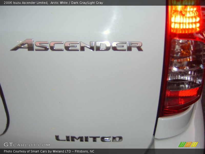 Arctic White / Dark Gray/Light Gray 2006 Isuzu Ascender Limited