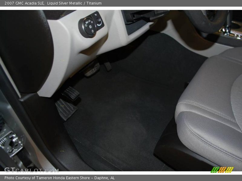 Liquid Silver Metallic / Titanium 2007 GMC Acadia SLE