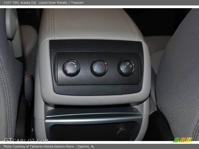 Liquid Silver Metallic / Titanium 2007 GMC Acadia SLE